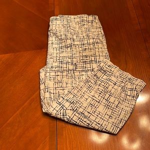 Zac & Rachel black and white capris